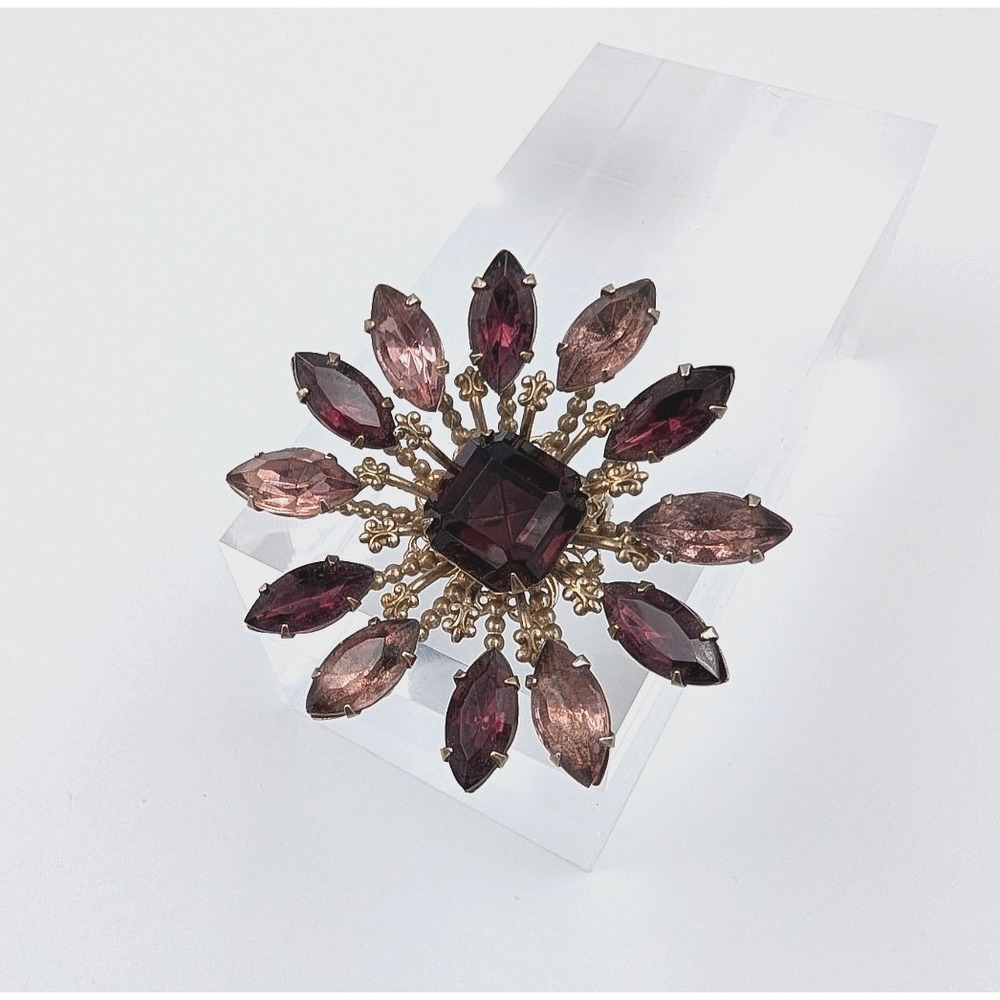 Vintage‎ Tiered Flower Brooch Pin 3D Wine Rhinestone Gold Tone Filigree Backing